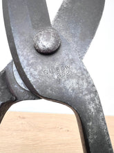 Load image into Gallery viewer, Military 'Gilbow 252' Tin Snips c.1944