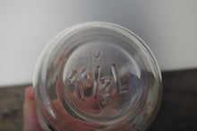Load image into Gallery viewer, Vintage Etched German 'Biene-Glas' 1 1/2L Conserve Jar