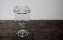 Load image into Gallery viewer, Vintage Etched German 'Biene-Glas' 1 1/2L Conserve Jar