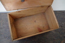 Load image into Gallery viewer, 'Elliman's Universal Embrocation' Pharmacy Box c.1900's