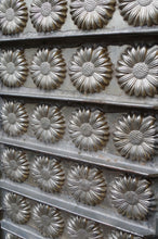 Load image into Gallery viewer, Large Vintage Dutch 'Ringers' Chocolate Mould