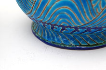 Load image into Gallery viewer, Pair of Japanese Kinkozan Vases
